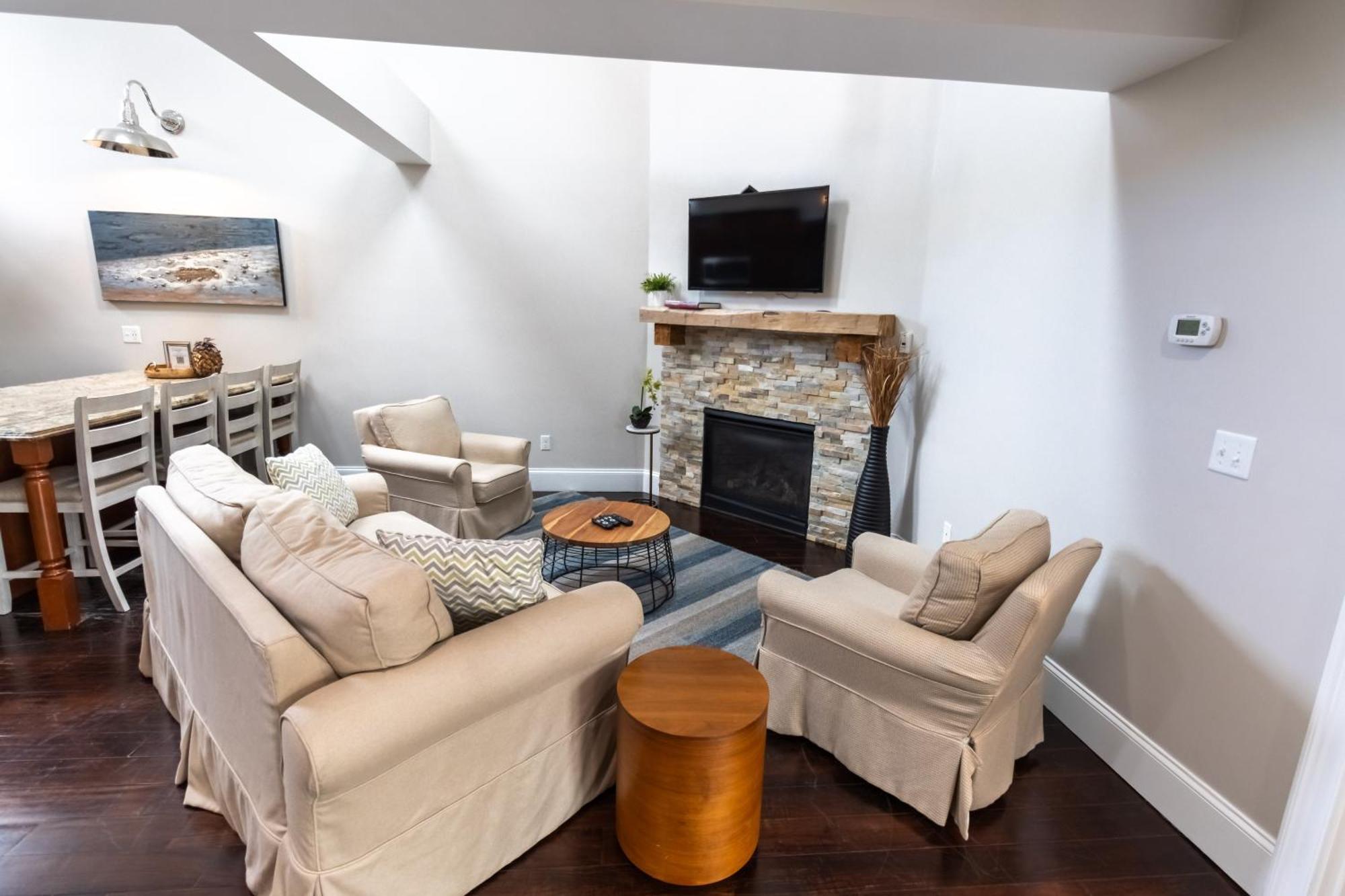 The Newport Lofts - 543 Thames Street Apartment Екстериор снимка